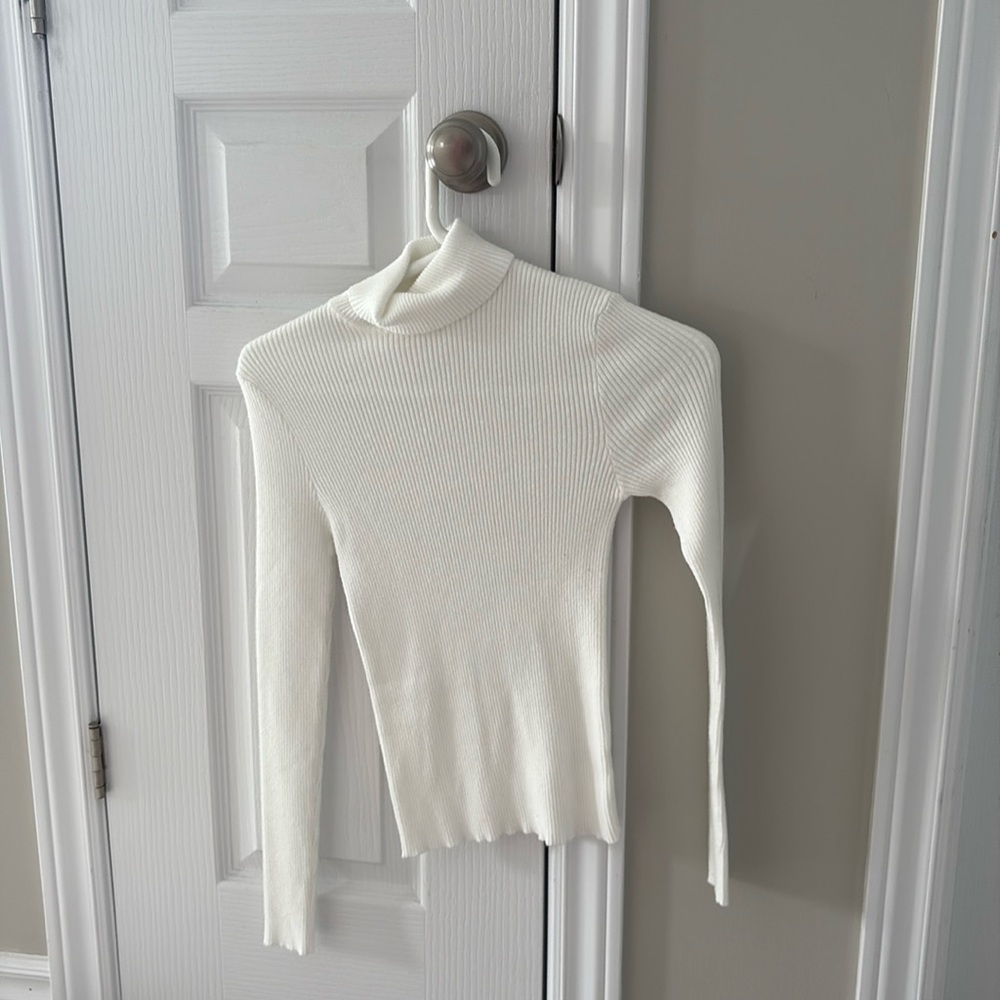 White Active USA TurtleNeck